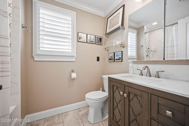 33 Memorial Parkway, Atlantic Highlands, NJ 07716