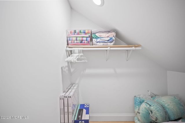 33 Memorial Parkway, Atlantic Highlands, NJ 07716