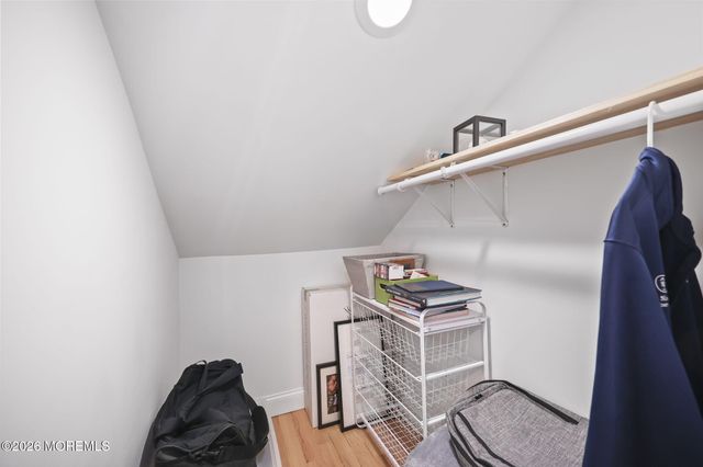 33 Memorial Parkway, Atlantic Highlands, NJ 07716