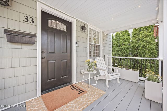 33 Memorial Parkway, Atlantic Highlands, NJ 07716