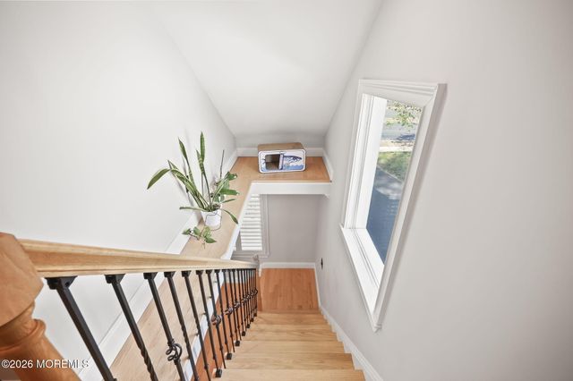 33 Memorial Parkway, Atlantic Highlands, NJ 07716