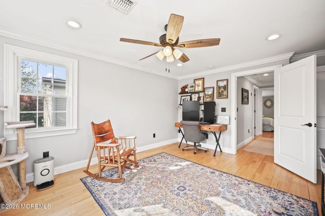 33 Memorial Parkway, Atlantic Highlands, NJ 07716