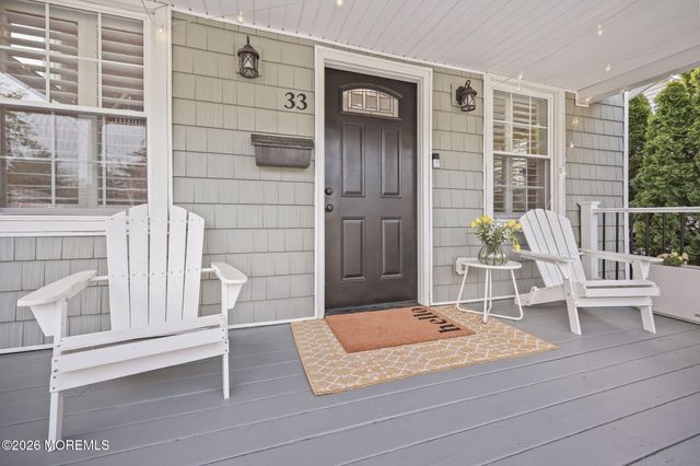 33 Memorial Parkway, Atlantic Highlands, NJ 07716