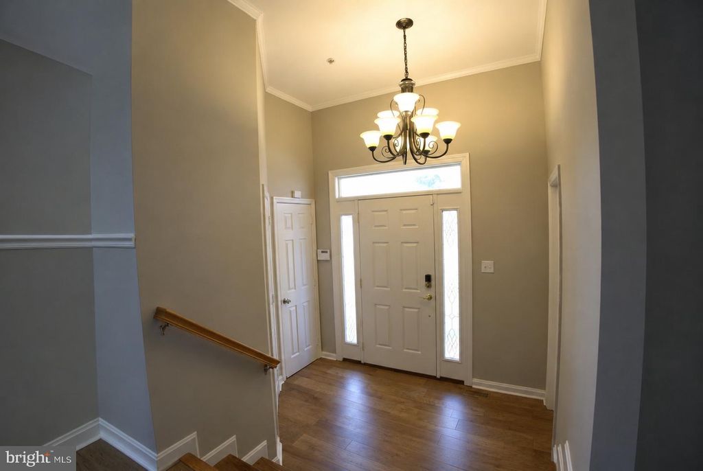 Image 4 of property listing at 9910 ROBSTOWN PL, Waldorf, MD 20603