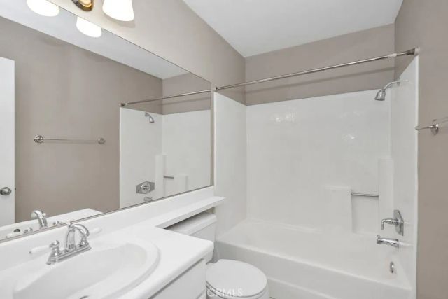 23629 Del Monte 283, Valencia, CA 91355