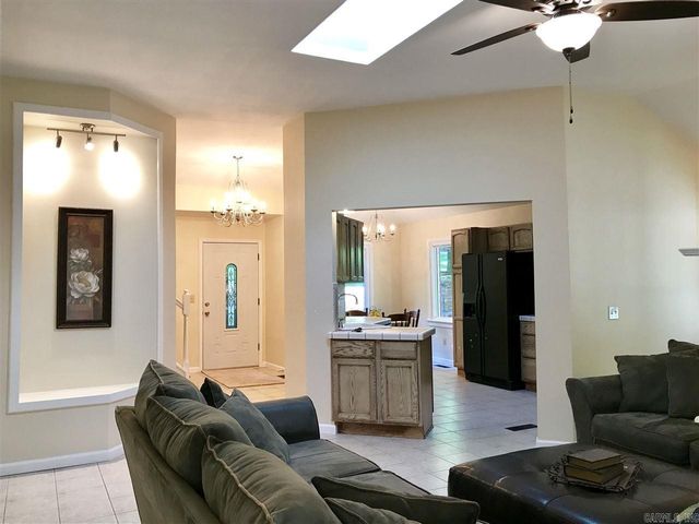 2 Winthrop rd Road, Morrilton, AR 72110