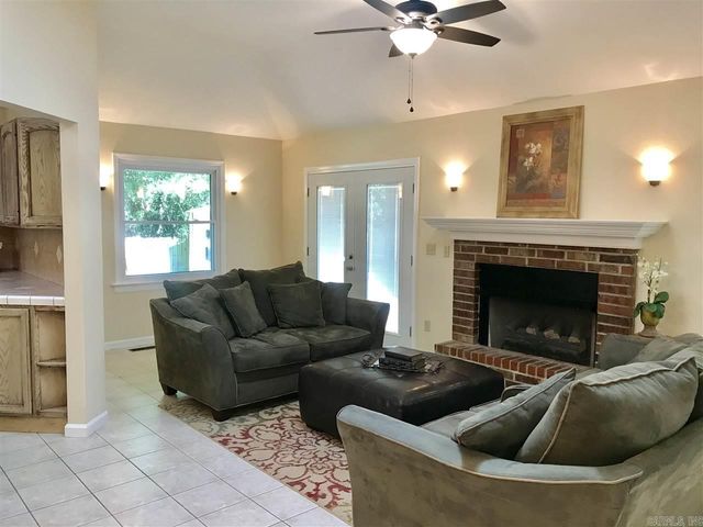 2 Winthrop rd Road, Morrilton, AR 72110