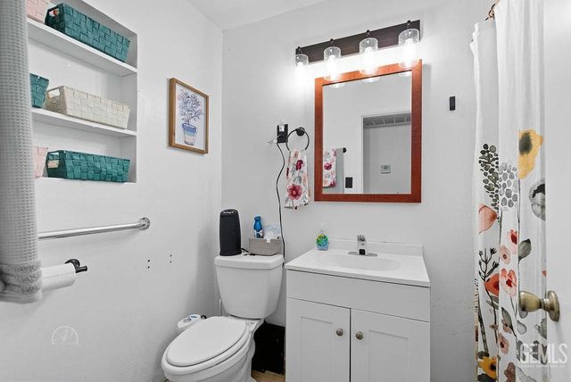 4221 Roxy Lane, Shafter, CA 93263