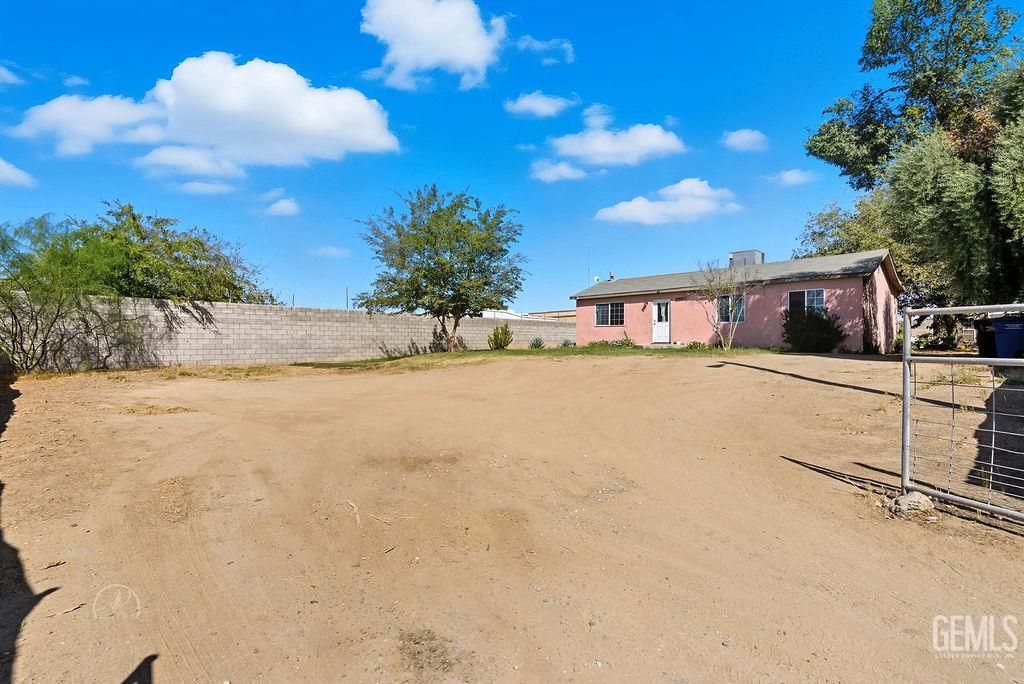 4221 Roxy Lane, Shafter, CA 93263