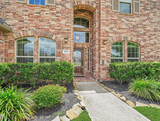 4919 Blackwater Lane, Sugar Land, TX 77479