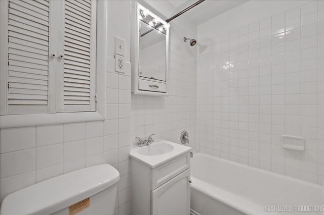 1326 Elm Street, St. Charles, IL 60174