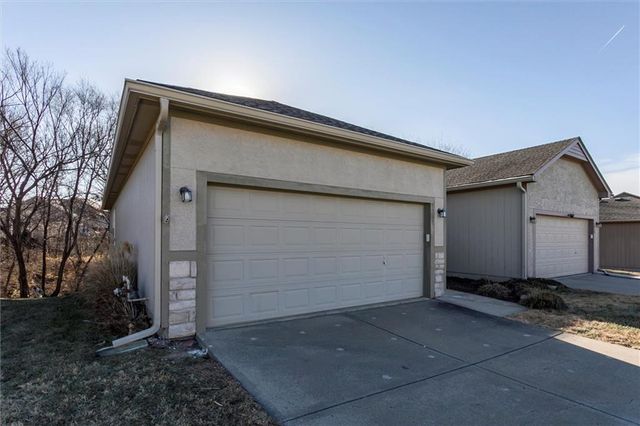 1231 N 131st Terrace, Kansas City, KS 66109