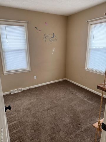 466 S Edith Avenue, Pontiac, MI 48341