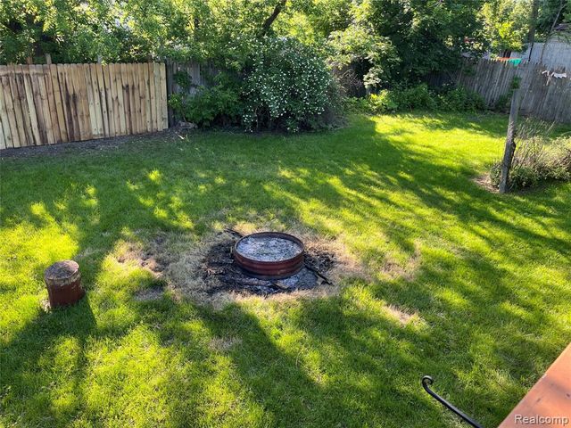 466 S Edith Avenue, Pontiac, MI 48341