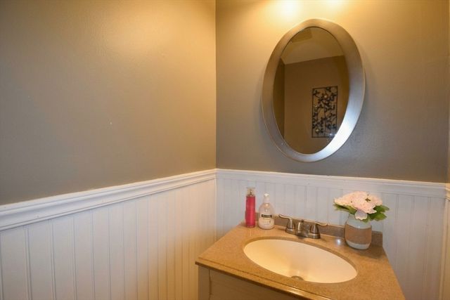 117 Laurelwood Dr 117, Hopedale, MA 01747