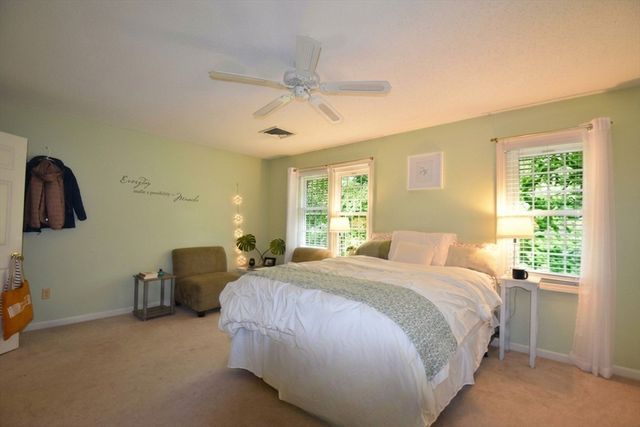 117 Laurelwood Dr 117, Hopedale, MA 01747