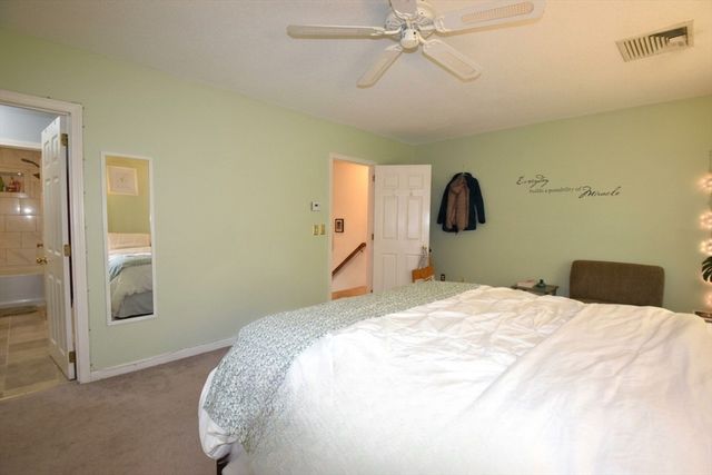 117 Laurelwood Dr 117, Hopedale, MA 01747