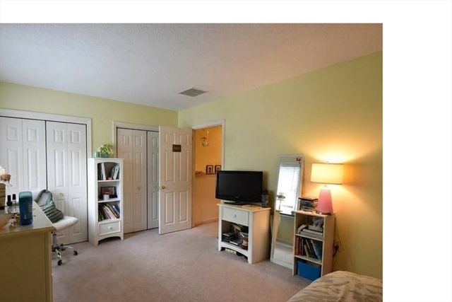 117 Laurelwood Dr 117, Hopedale, MA 01747