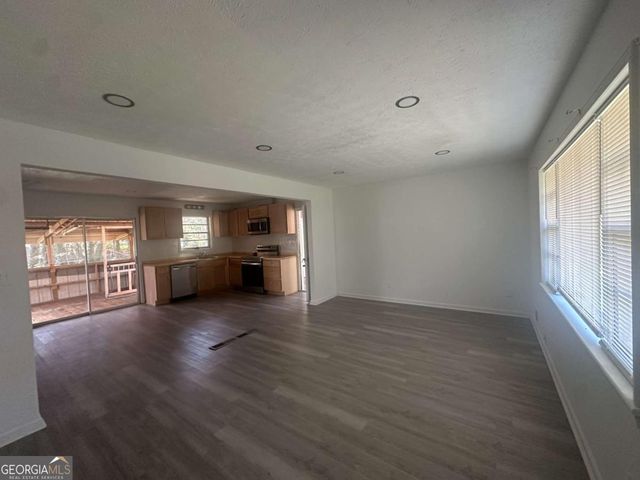 1009 Pinecrest Drive 12135, Forest Park, GA 30297