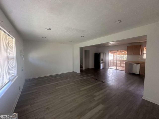 1009 Pinecrest Drive 12135, Forest Park, GA 30297