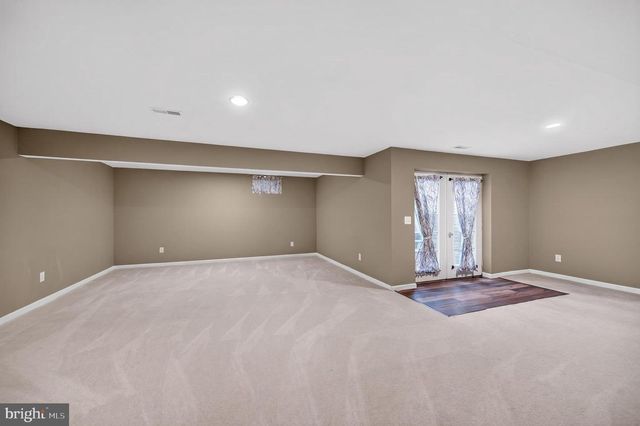 983 FILES CROSS RD, Martinsburg, WV 25404