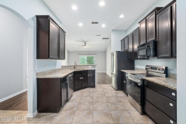 1242 ROYAL DORNOCH Drive, Jacksonville, FL 32221