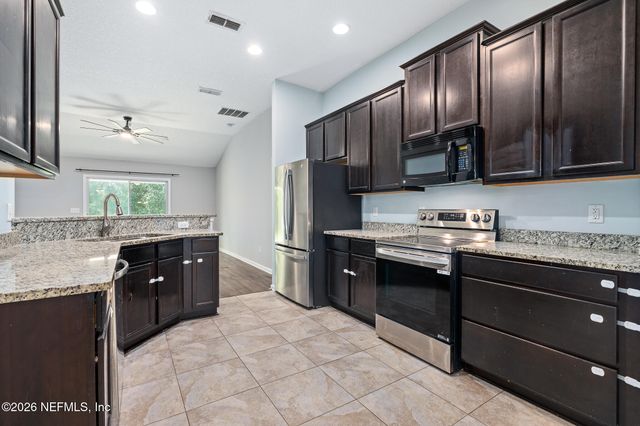 1242 ROYAL DORNOCH Drive, Jacksonville, FL 32221