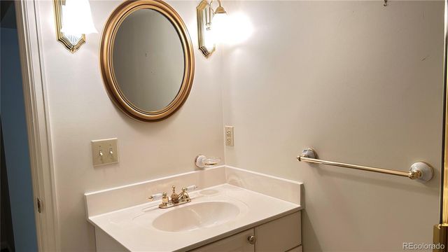4530 S Verbena Street 319, Denver, CO 80237