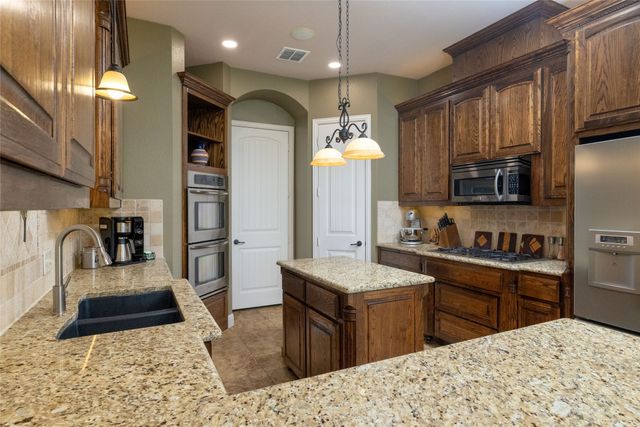 11082 Sarah Lane, Fort Worth, TX 76179
