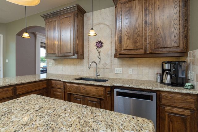 11082 Sarah Lane, Fort Worth, TX 76179