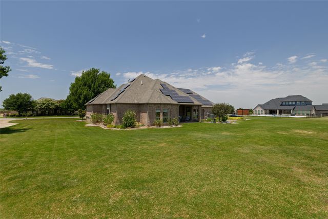 11082 Sarah Lane, Fort Worth, TX 76179