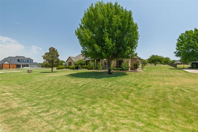 11082 Sarah Lane, Fort Worth, TX 76179