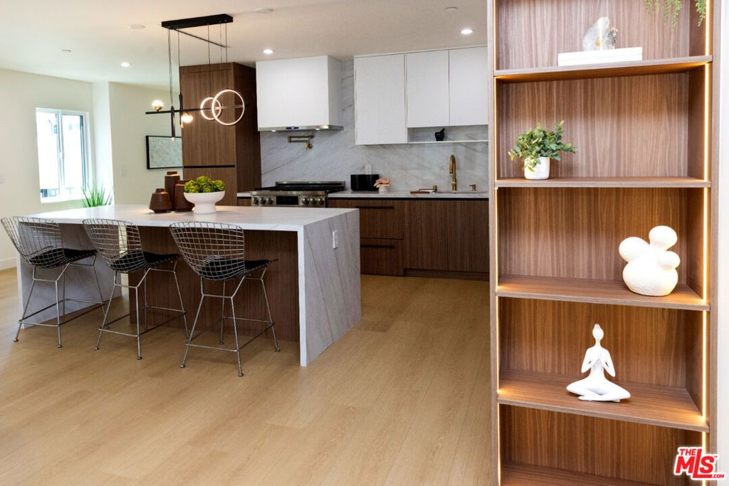 Image 11 of property listing at 14934 Martha Street, Sherman Oaks, CA 91411