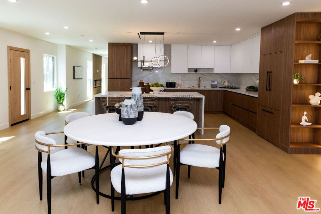 Image 13 of property listing at 14934 Martha Street, Sherman Oaks, CA 91411