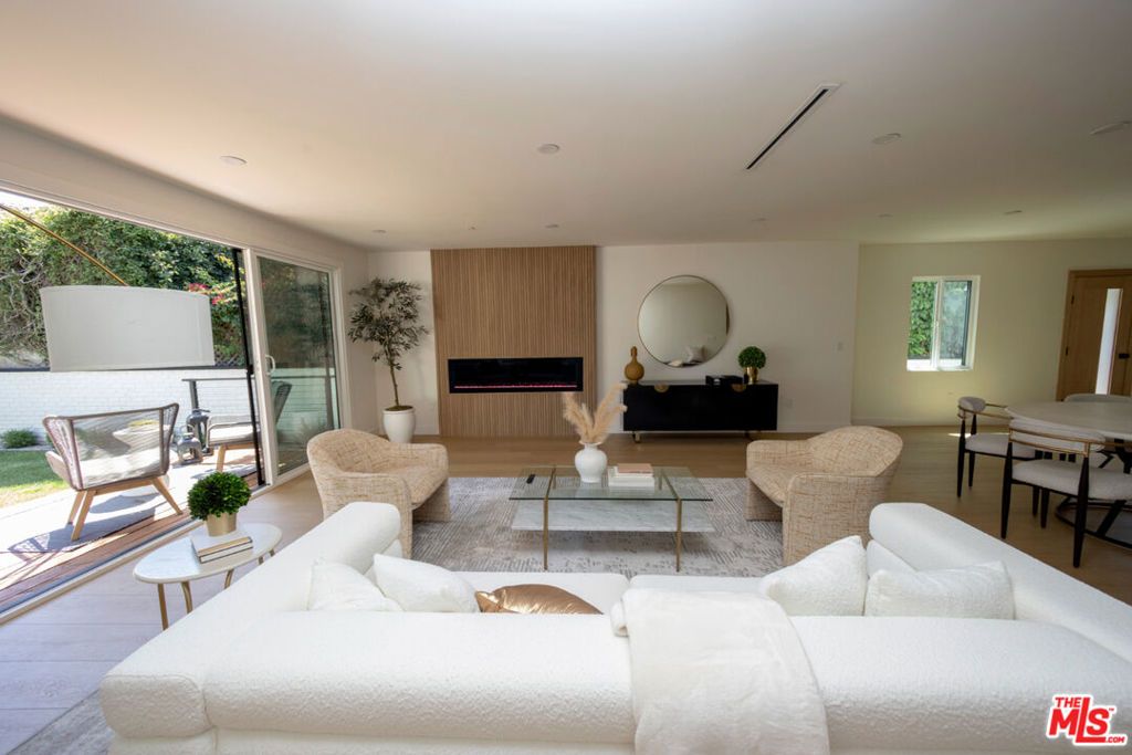 Image 16 of property listing at 14934 Martha Street, Sherman Oaks, CA 91411