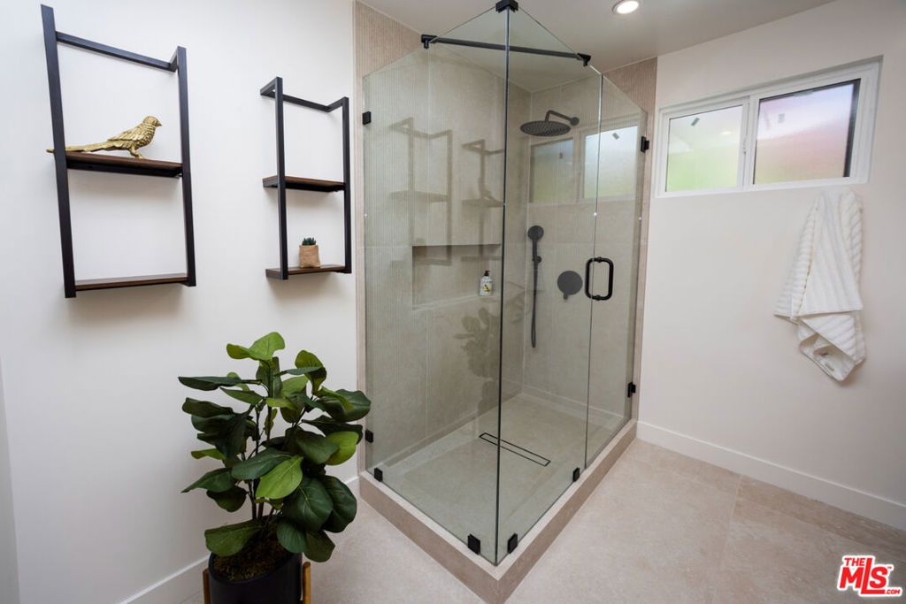 Image 21 of property listing at 14934 Martha Street, Sherman Oaks, CA 91411