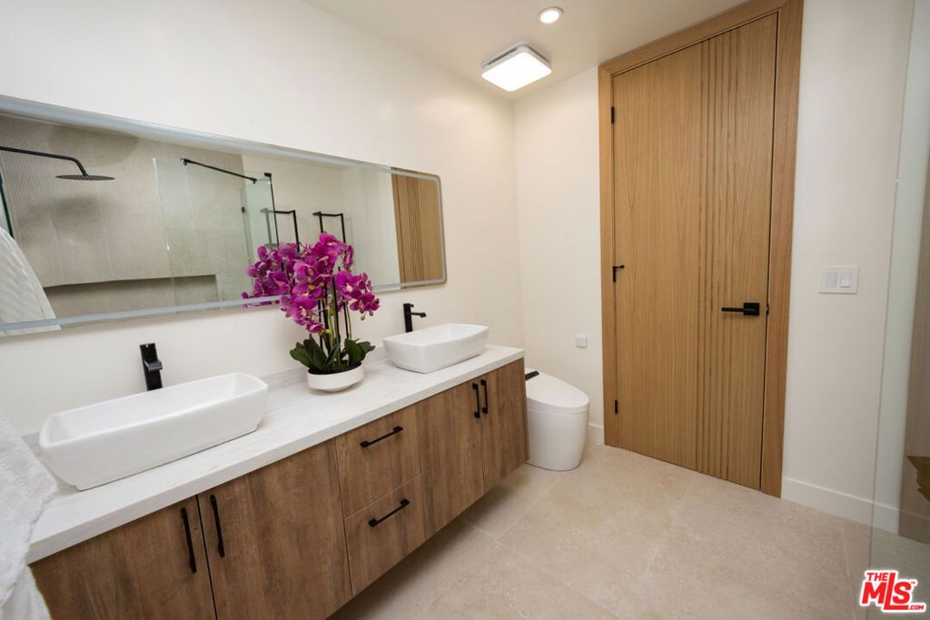 Image 26 of property listing at 14934 Martha Street, Sherman Oaks, CA 91411