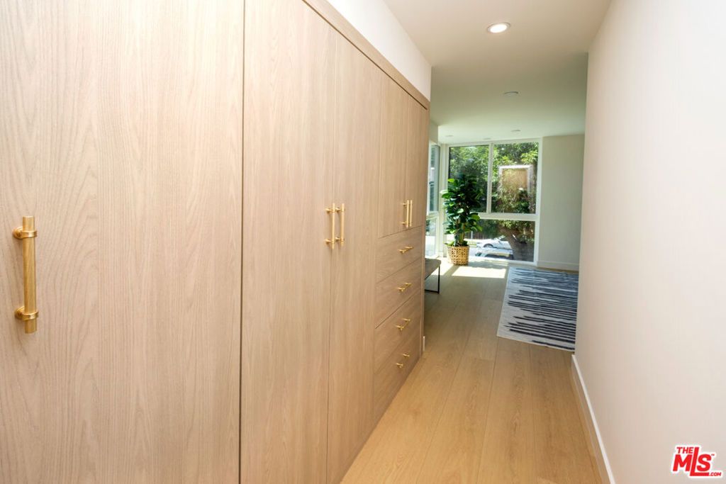 Image 28 of property listing at 14934 Martha Street, Sherman Oaks, CA 91411