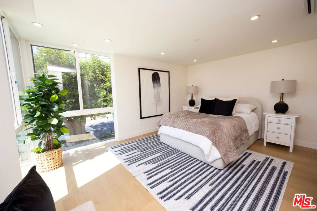 Image 31 of property listing at 14934 Martha Street, Sherman Oaks, CA 91411