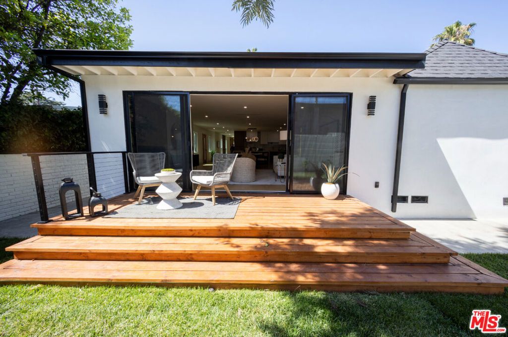 Image 34 of property listing at 14934 Martha Street, Sherman Oaks, CA 91411