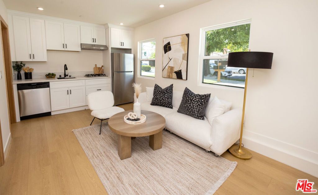 Image 38 of property listing at 14934 Martha Street, Sherman Oaks, CA 91411