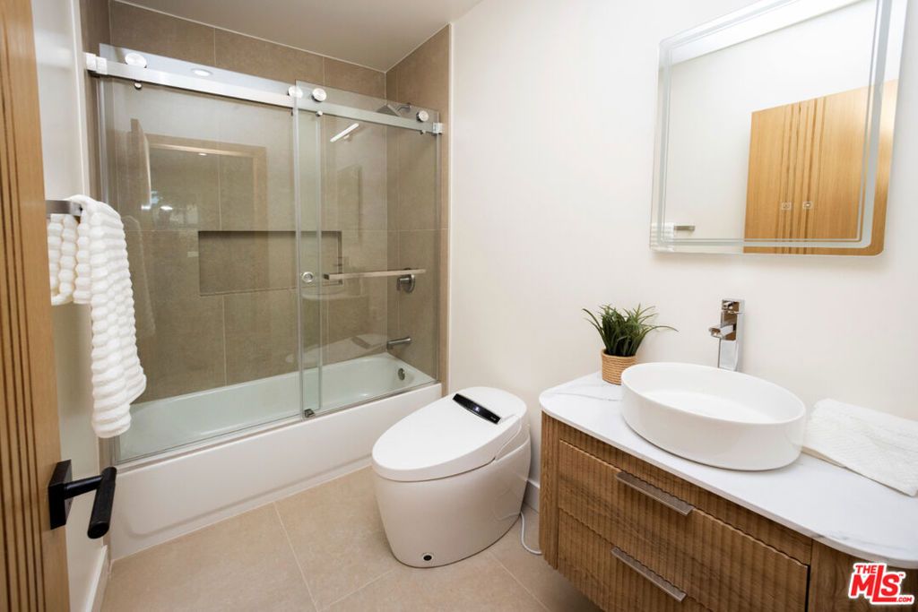 Image 42 of property listing at 14934 Martha Street, Sherman Oaks, CA 91411