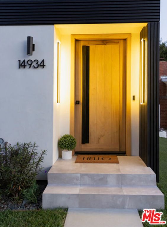Image 44 of property listing at 14934 Martha Street, Sherman Oaks, CA 91411