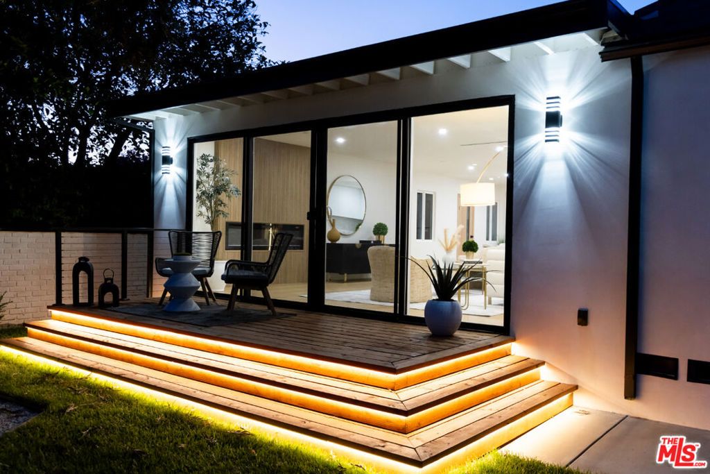 Image 47 of property listing at 14934 Martha Street, Sherman Oaks, CA 91411