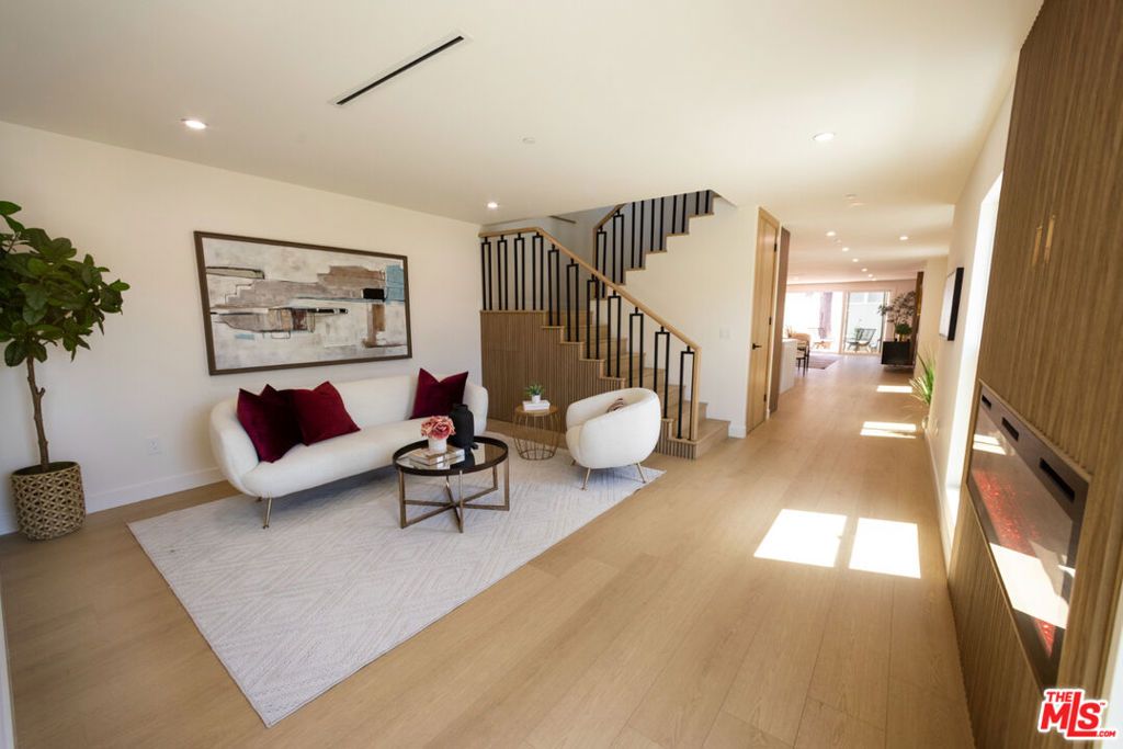 Image 6 of property listing at 14934 Martha Street, Sherman Oaks, CA 91411
