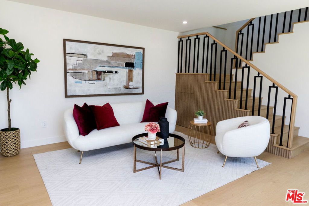 Image 7 of property listing at 14934 Martha Street, Sherman Oaks, CA 91411