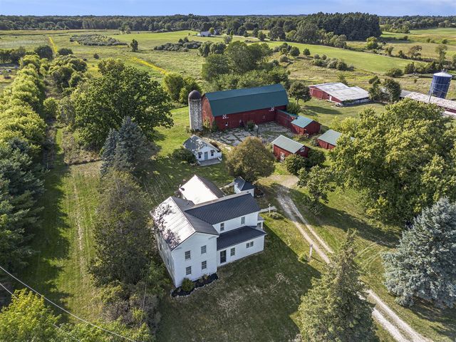 2960 Cedar Lake Road, Howell, MI 48843