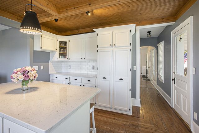 2960 Cedar Lake Road, Howell, MI 48843