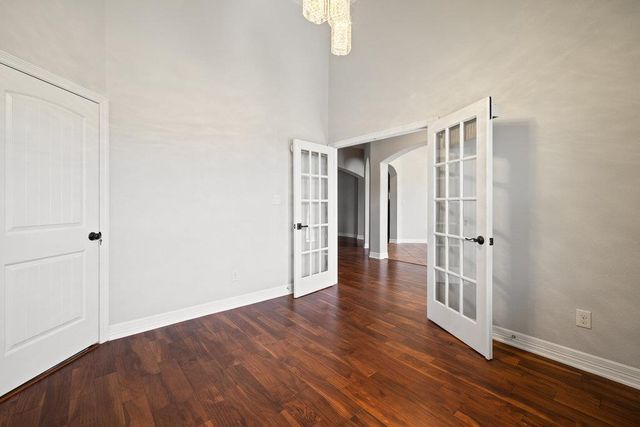 321 Sarahs LN, Liberty Hill, TX 78642