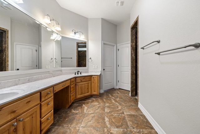321 Sarahs LN, Liberty Hill, TX 78642